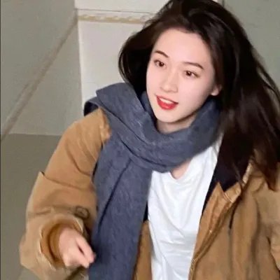 街上流行红裙子